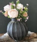 kunstbloemen en glazen vaas - zozowonen.nl