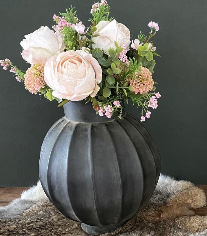 kunstbloemen en glazen vaas - zozowonen.nl